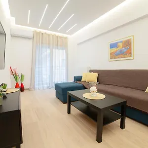 https://apt-spacius-and-comfy.hotels-of-thessaloniki.com